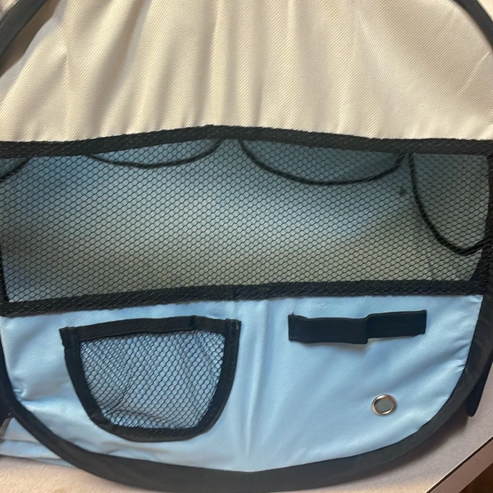 Petmaker doggy playpen. Zippered top. Like new condition